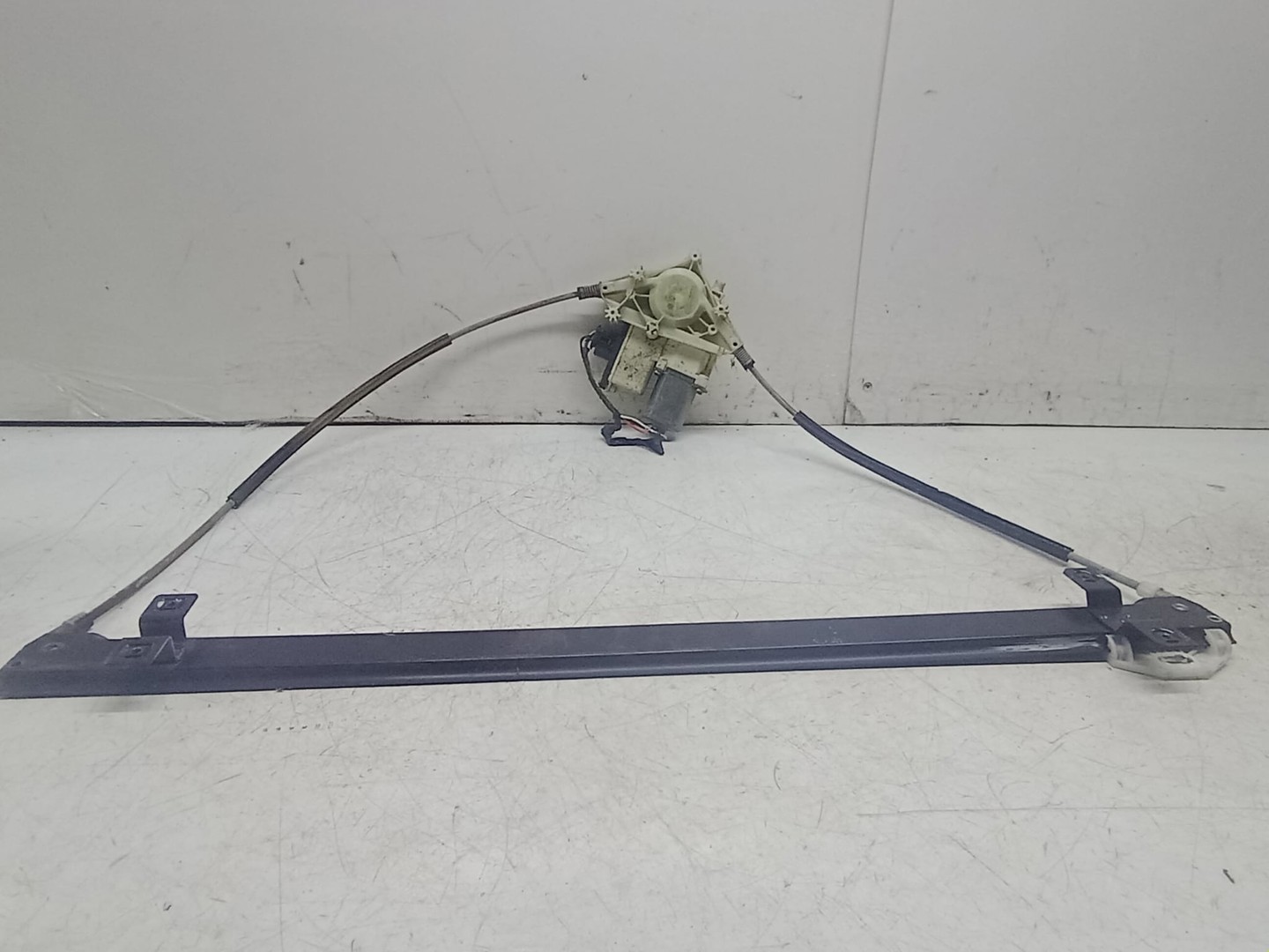 Macara geam dreapta fata 066095001 1779722 Daf XF 106 1 (2013–2021)