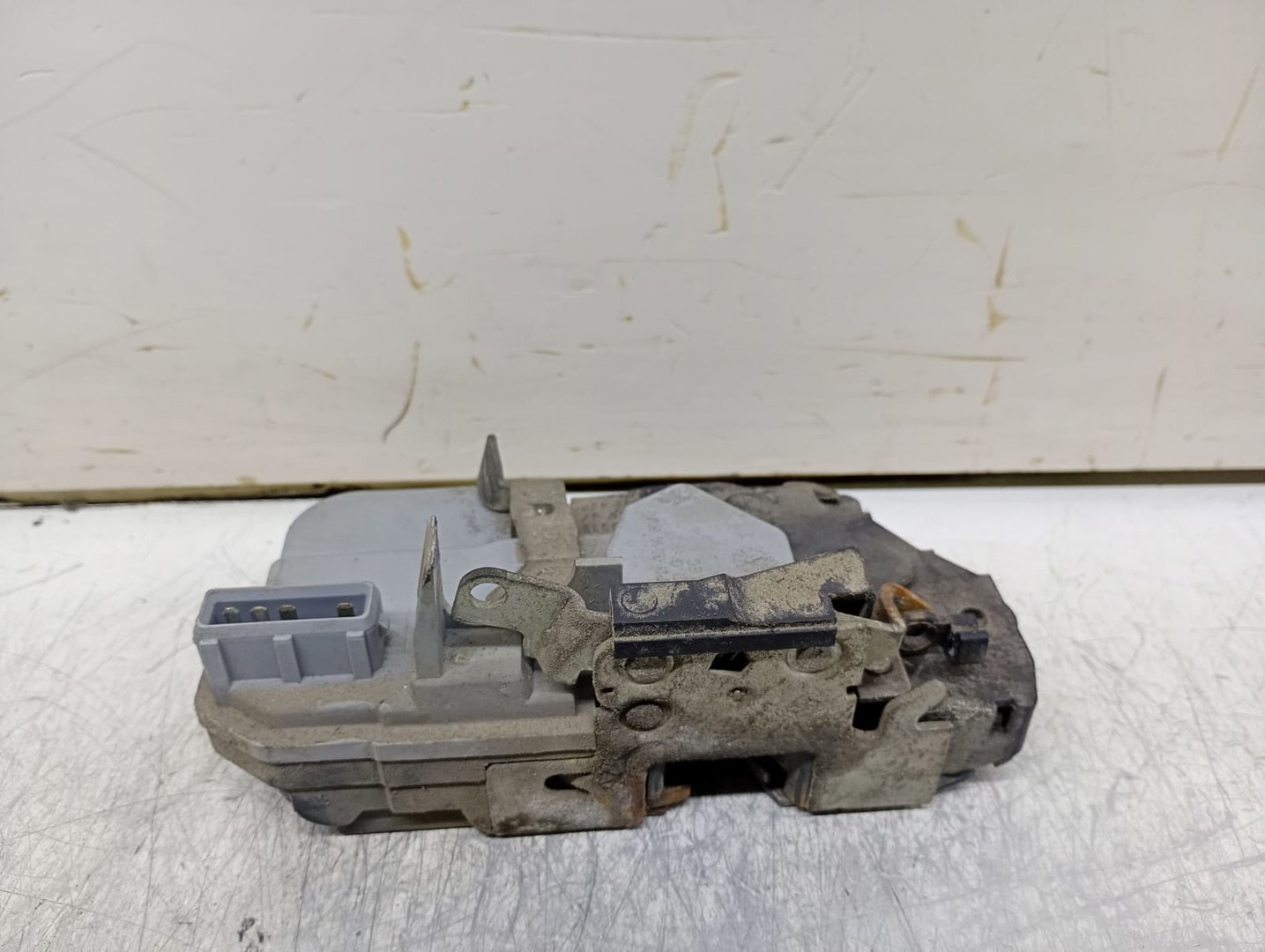 Broasca stanga spate Peugeot 206 1 (facelift) (2002 - 2009)