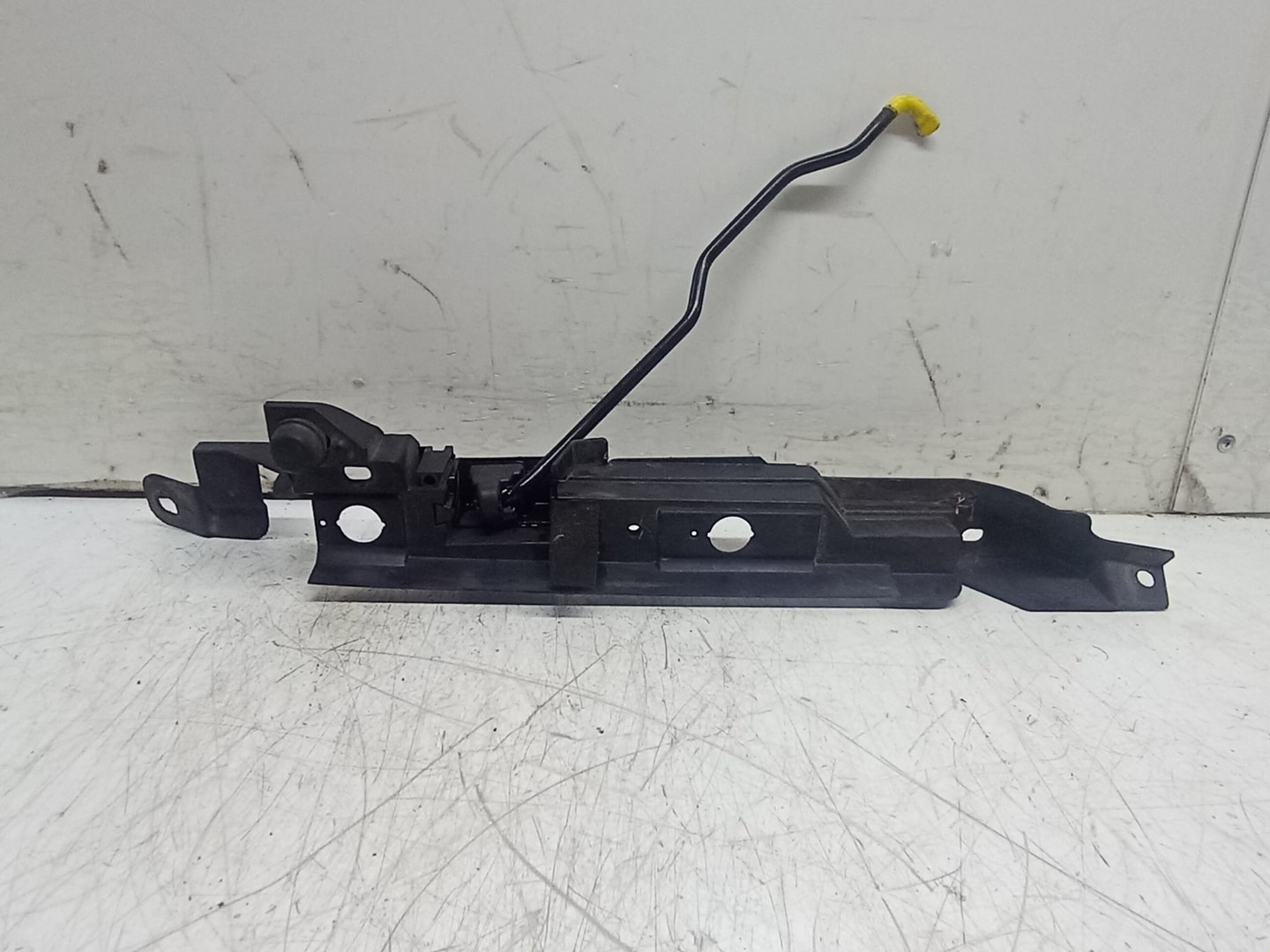Suport aripa 13223759 Opel Corsa D (2006 - 2011)