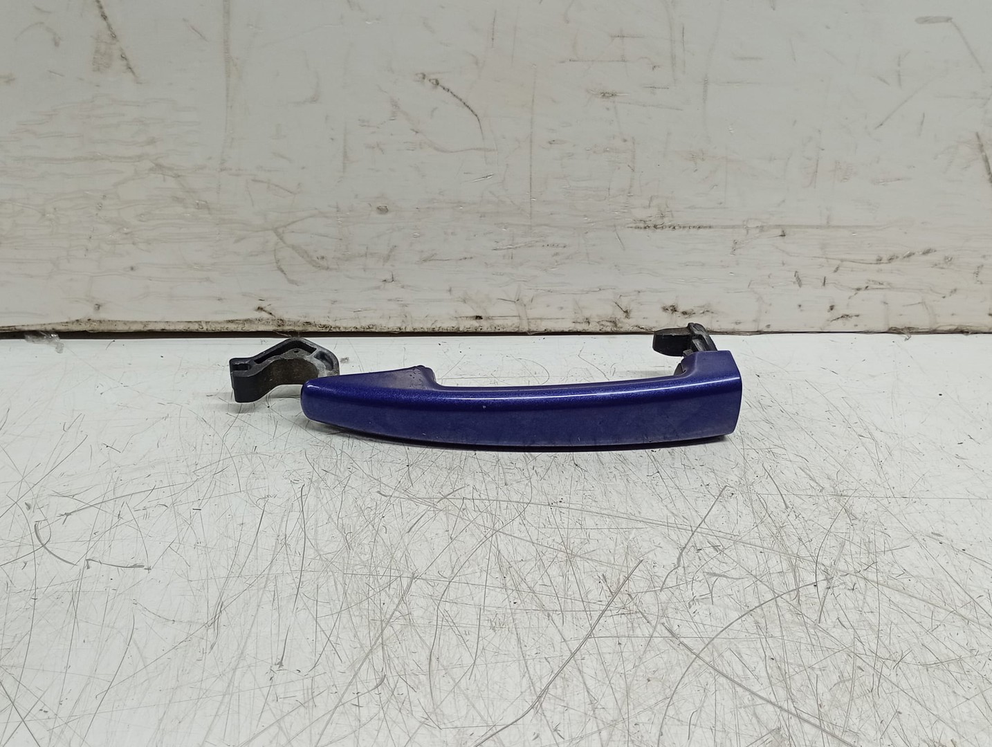Maner exterior 9681635077 stanga fata Peugeot 208 1 (2012 - 2016)
