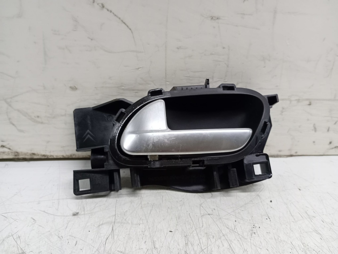 Maner interior stanga spate 96555518VV Peugeot 208 1 (2012 - 2016)