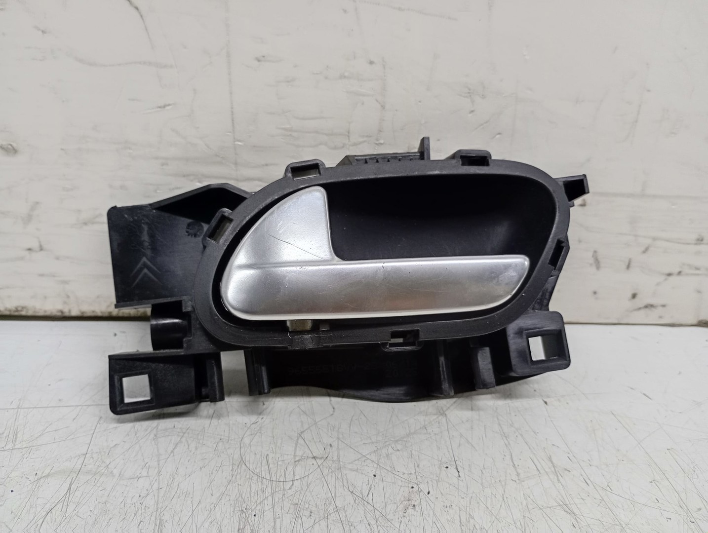 Maner interior stanga fata 96555518VV Peugeot 208 1 (2012 - 2016)
