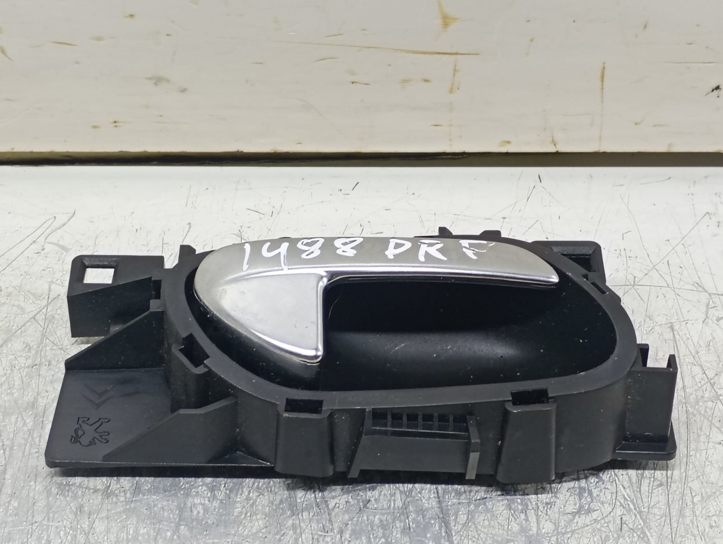 Maner interior dreapta fata 96555516vv Peugeot 208 1 (2012 - 2016)