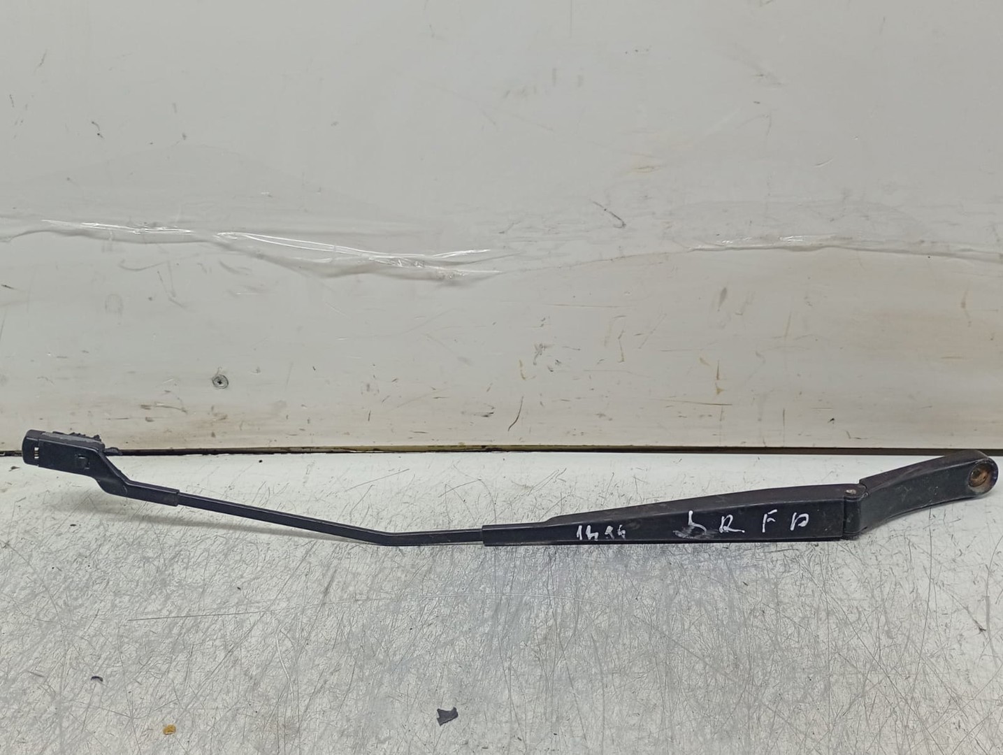 Brat stergator parbriz dreapta 6J1955410 Seat Ibiza 4 (6J) (2008 - 2012)