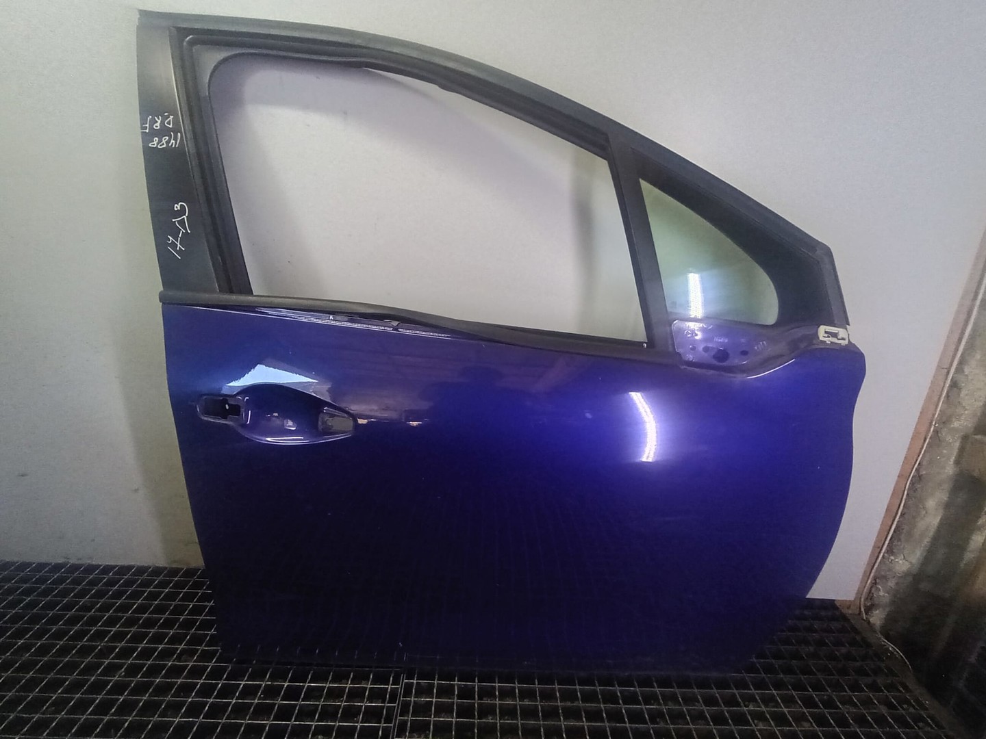 Usa dreapta fata Peugeot 208 1 (2012 - 2016)