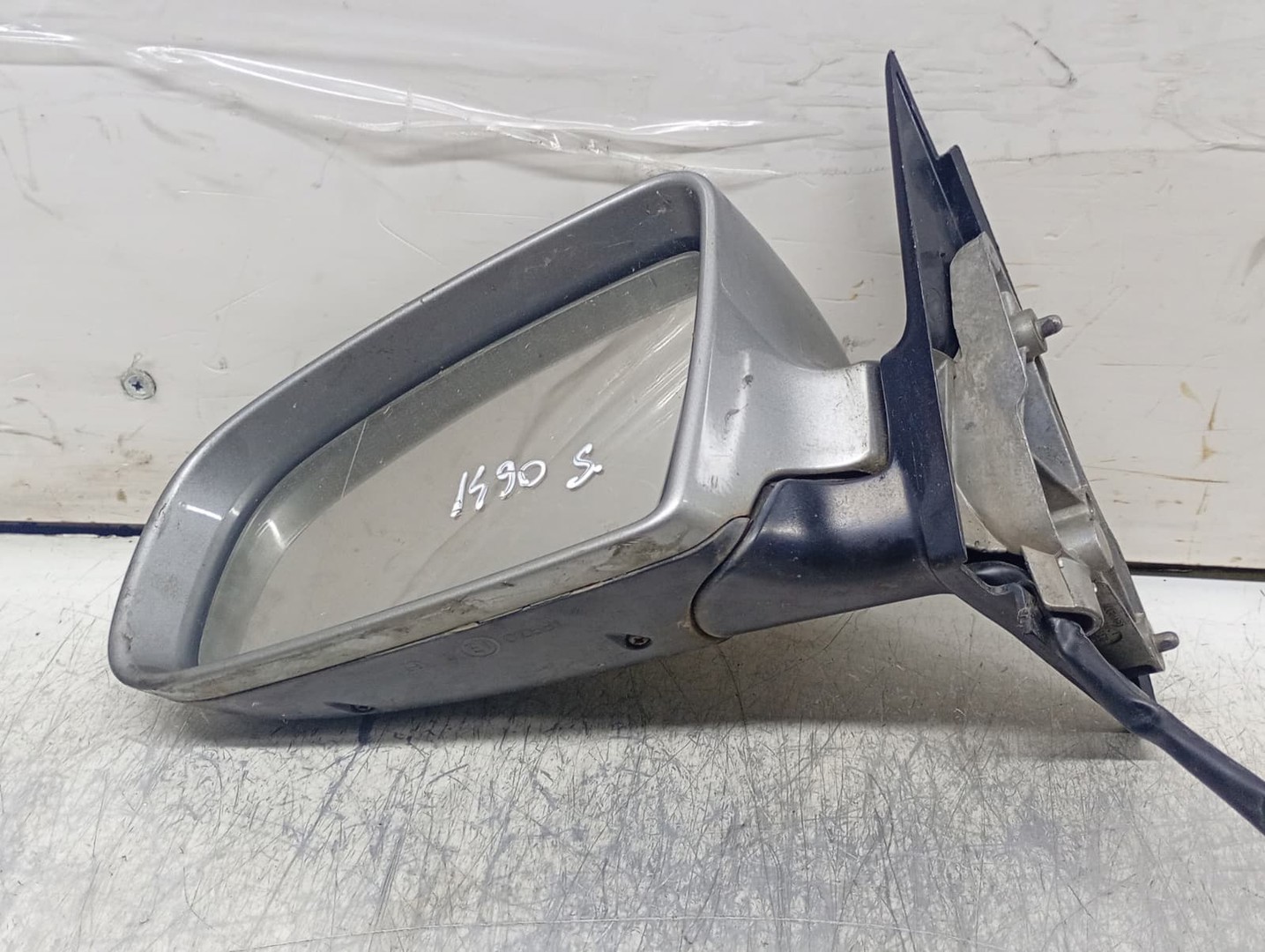 Oglinda stanga E1010681 Audi A4 B6 (2000 - 2005)