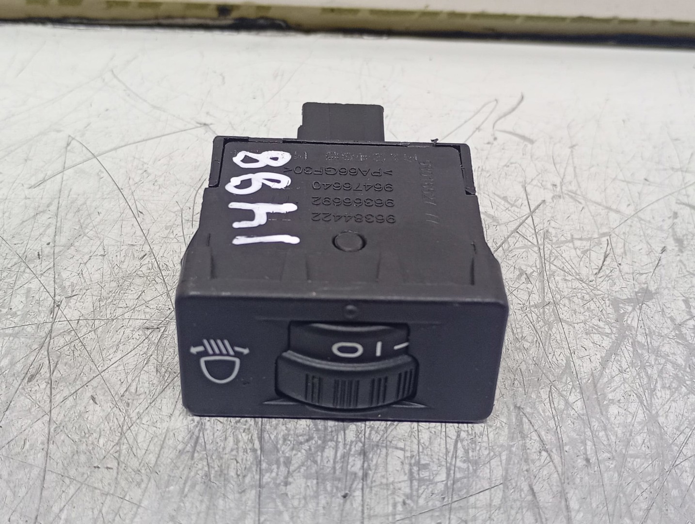 Buton reglaj faruri 96384422 Peugeot 208 1 (2012 - 2016)