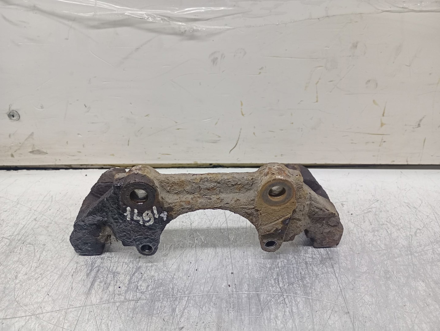 Suport etrier dreapta fata Seat Ibiza 4 (6J) (2008 - 2012)