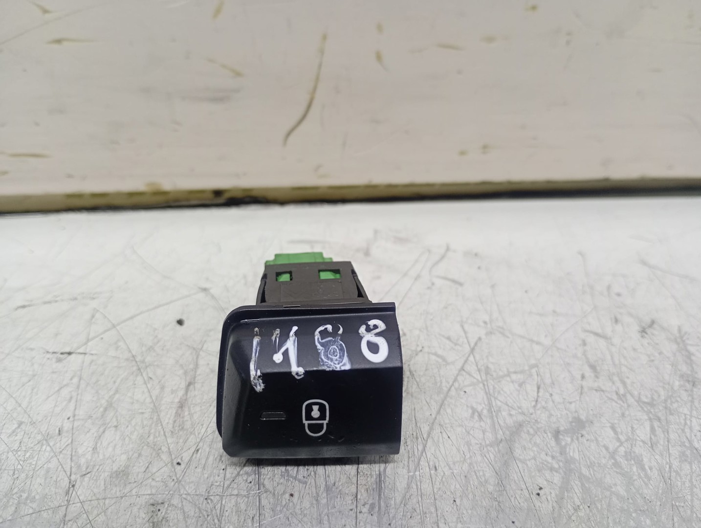Buton Peugeot 208 1 (2012 - 2016)
