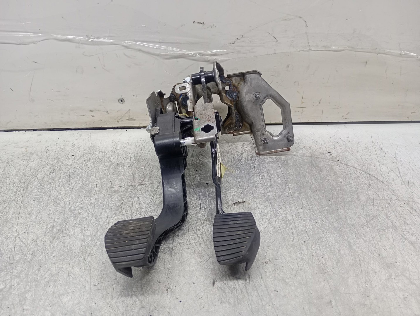 Pod pedalier 9683756680 Peugeot 208 1 (2012 - 2016)
