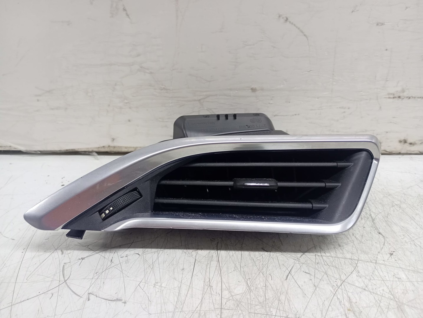 Grila ventilatie 9673131677 Peugeot 208 1 (2012 - 2016)