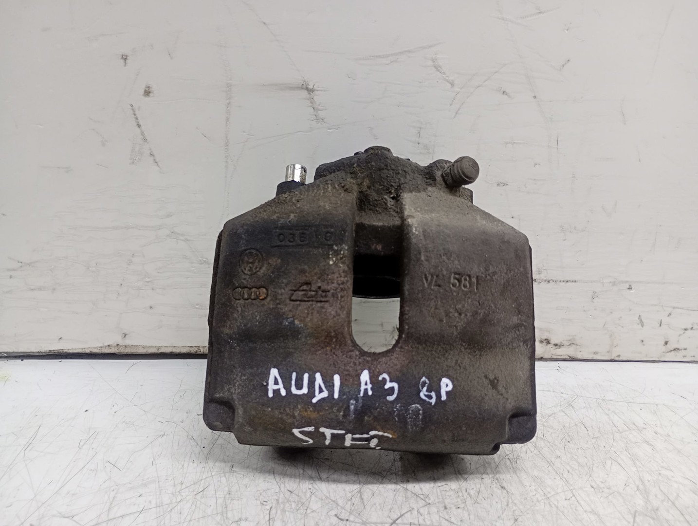 Etrier stanga fata VL581 Audi A3 8P (2003 - 2005)