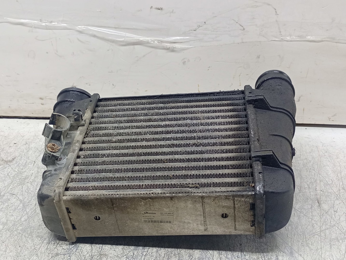 Radiator intercooler 8E0145805F Audi A4 B6 (2000 - 2005)