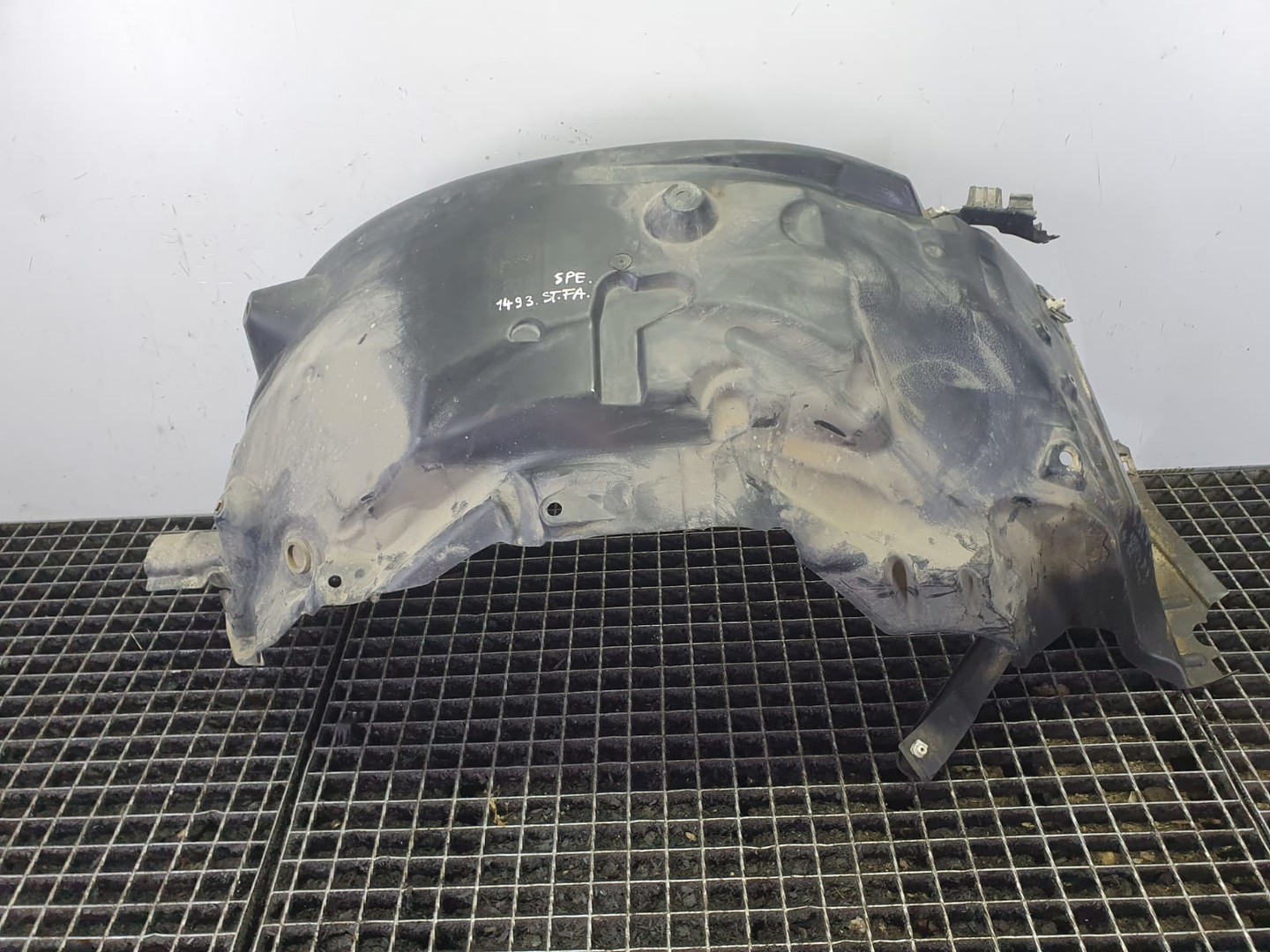Carenaj roata fata stanga ah32-166563-aa Land Rover Range Rover Sport 1 (facelift) (2009 - 2013)