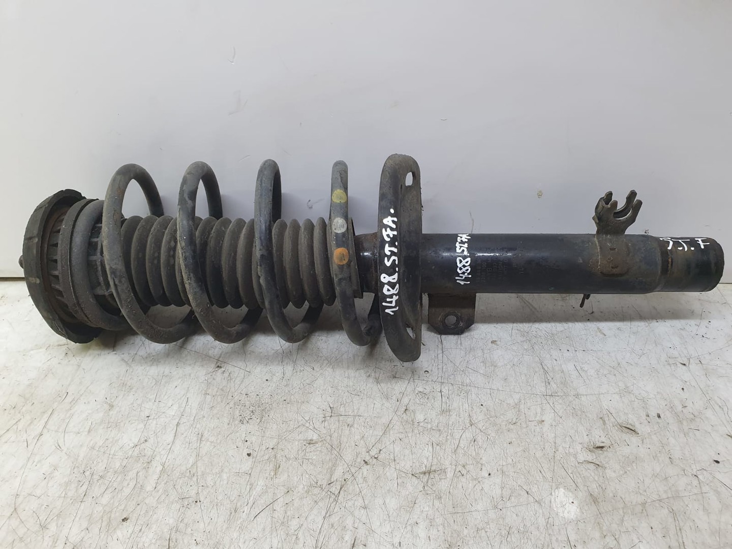 Amortizor cu arc stanga fata 03081000728 9804830980 Peugeot 208 1 (2012 - 2016)