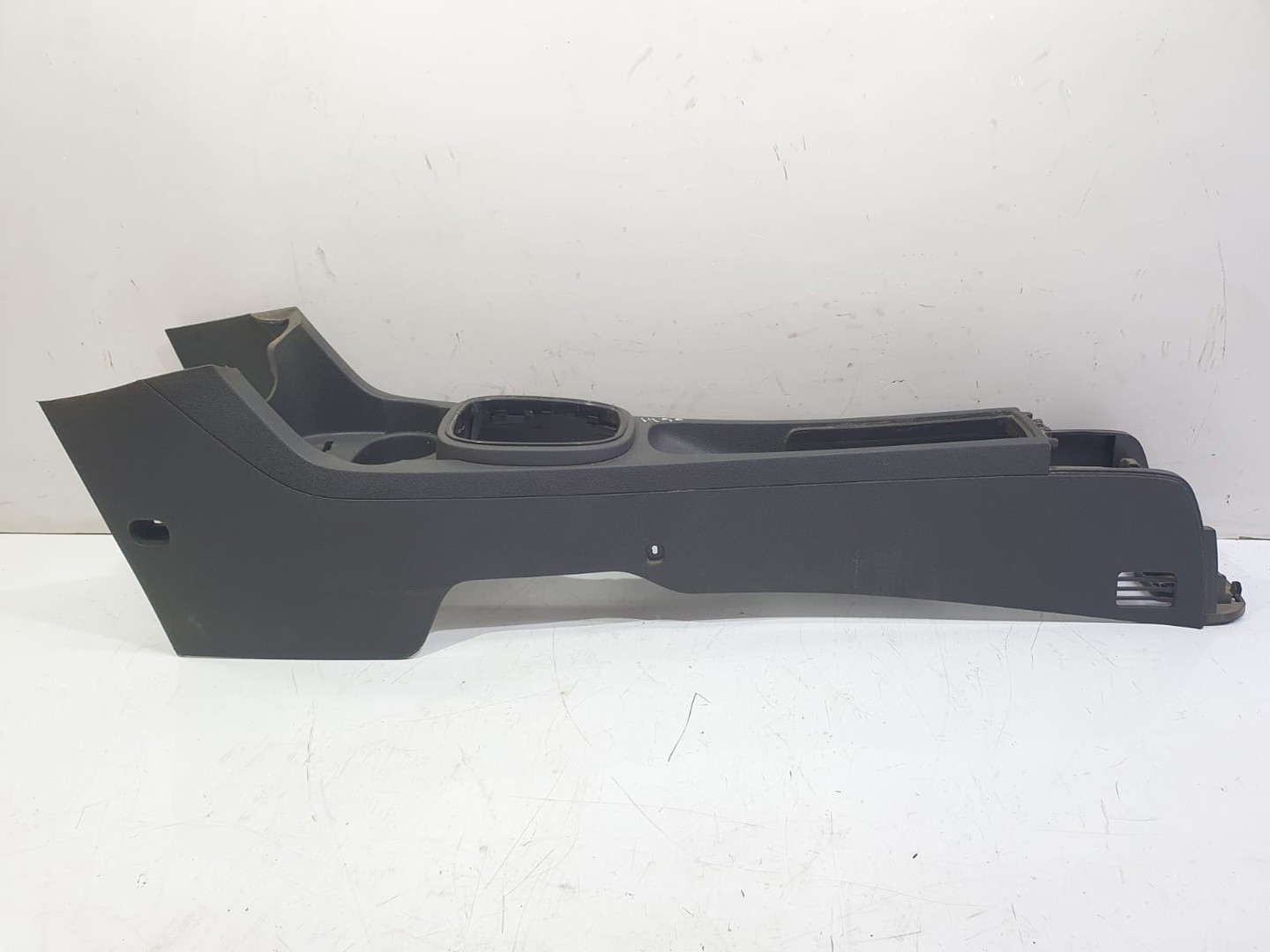 Consola centrala 13205815 13184076 Opel Corsa D (2006 - 2011)