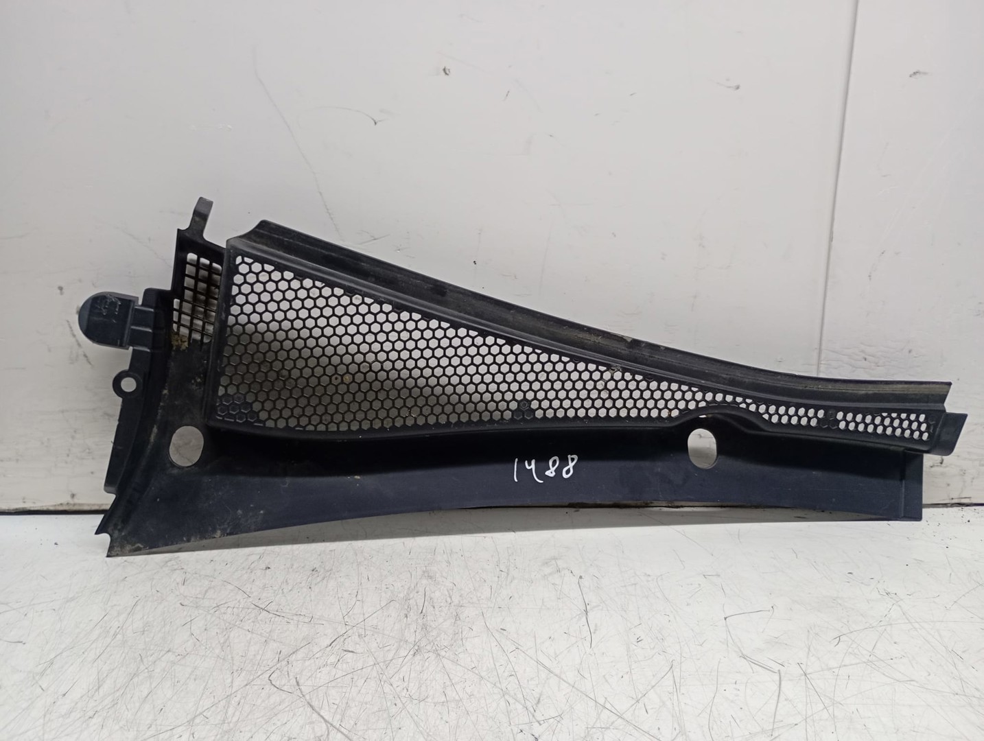Grila stergatoare parbriz 967332777 Peugeot 208 1 (2012 - 2016)