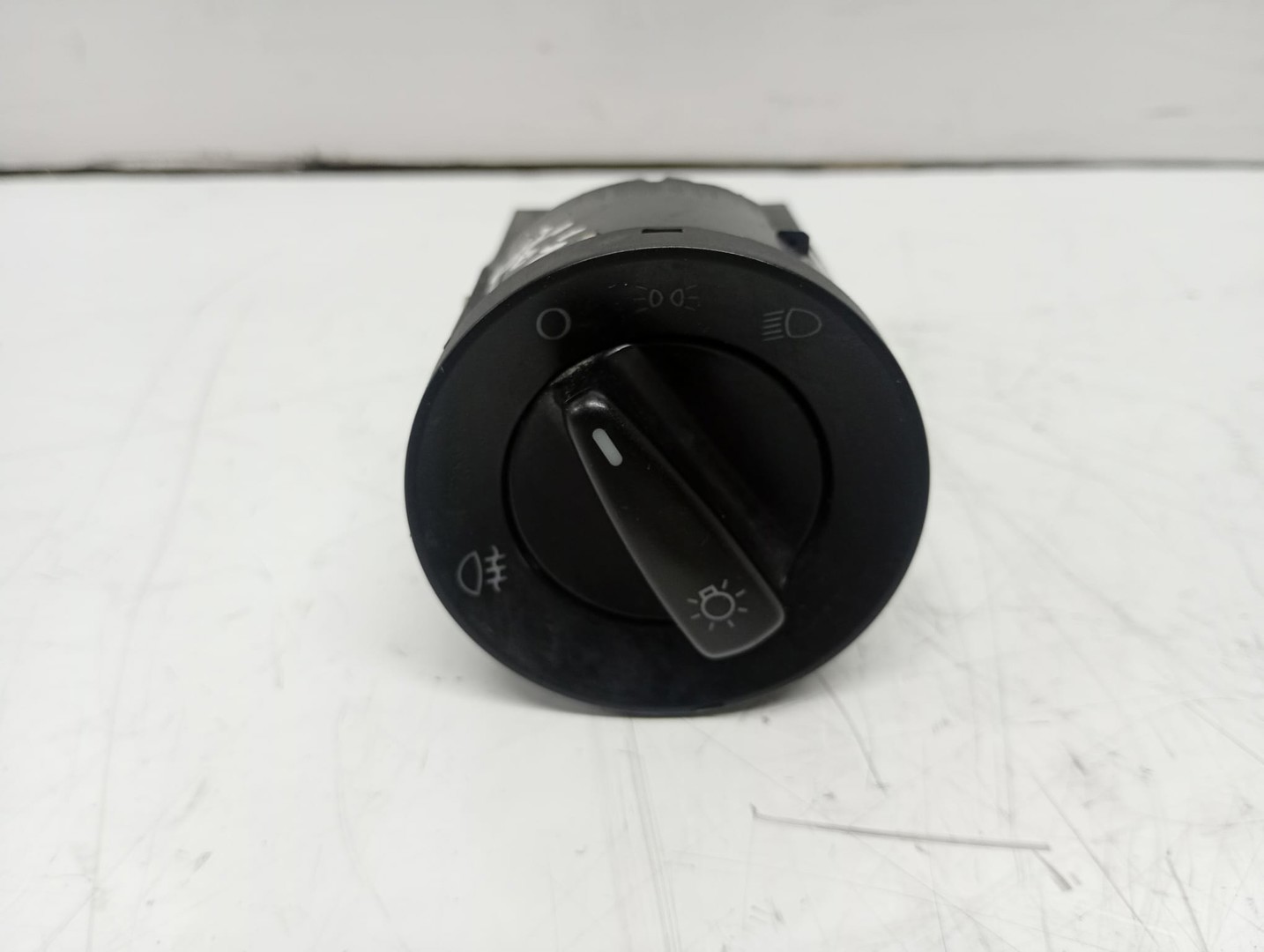 Bloc lumini 21991co941531 Volkswagen Golf 4 (1997 - 2006)