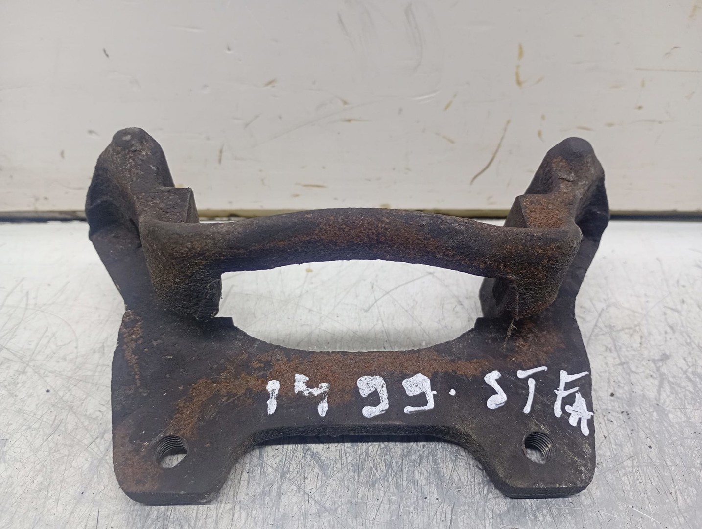 Suport etrier stanga fata Fiat Tipo 160 (1987 - 1995)