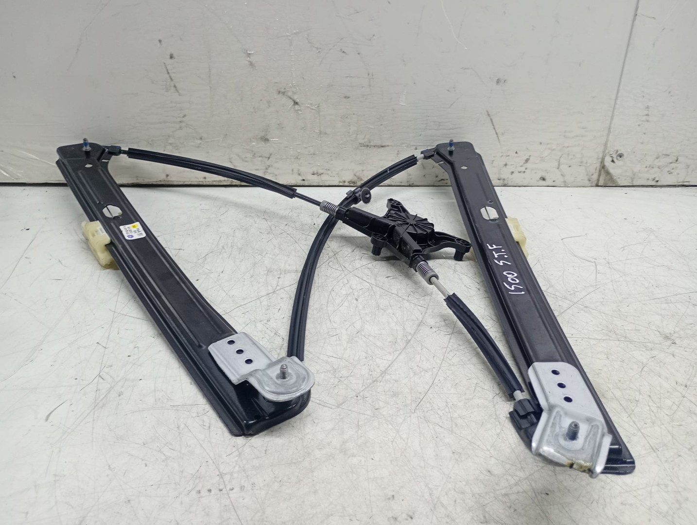 Macara geam stanga fata 575887461A Skoda Karoq 1 (2017 - 2025)