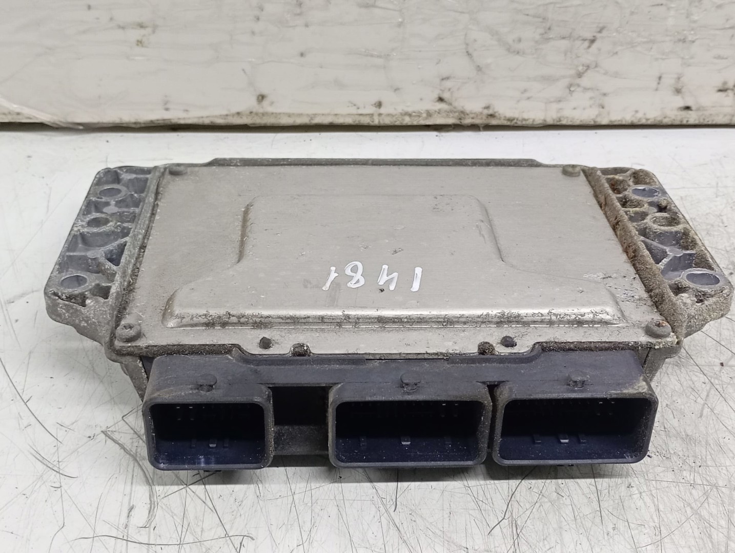 Calculator motor ECU 8200504593 Renault Clio 3 (2005 - 2009)