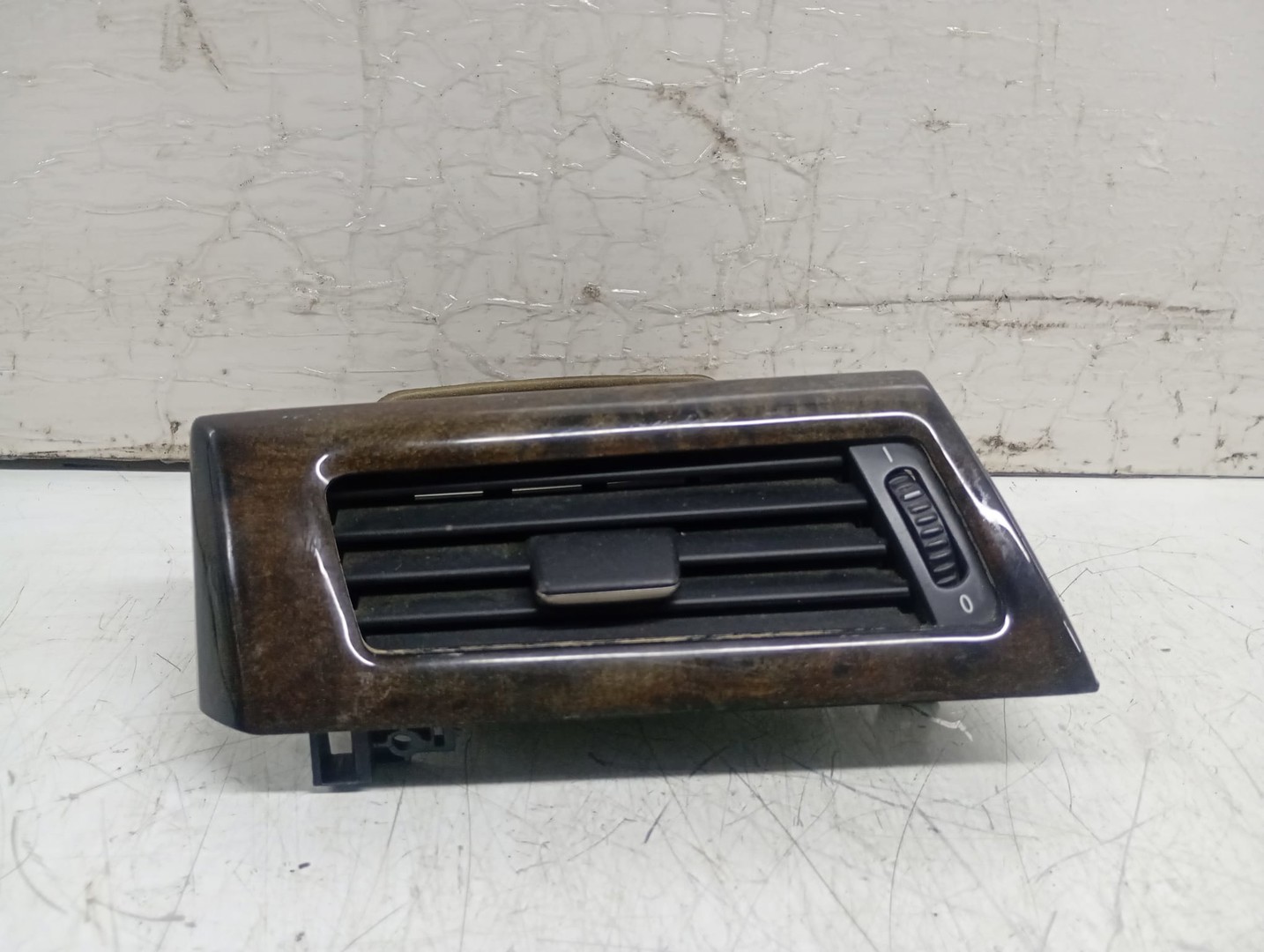 Grila ventilatie 14121810 6910731 BMW Seria 5 E60/E61 (2003 - 2007)