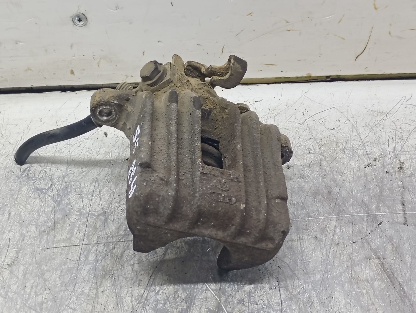 Etrier stanga spate Volkswagen Golf 4 (1997 - 2006)