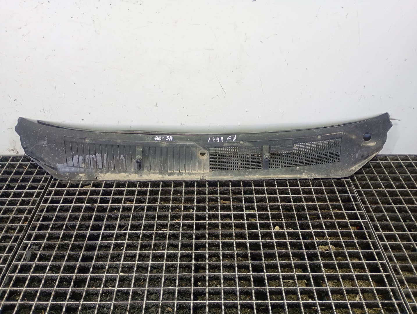Grila stergatoare parbriz 7585663 Fiat Tipo 160 (1987 - 1995)