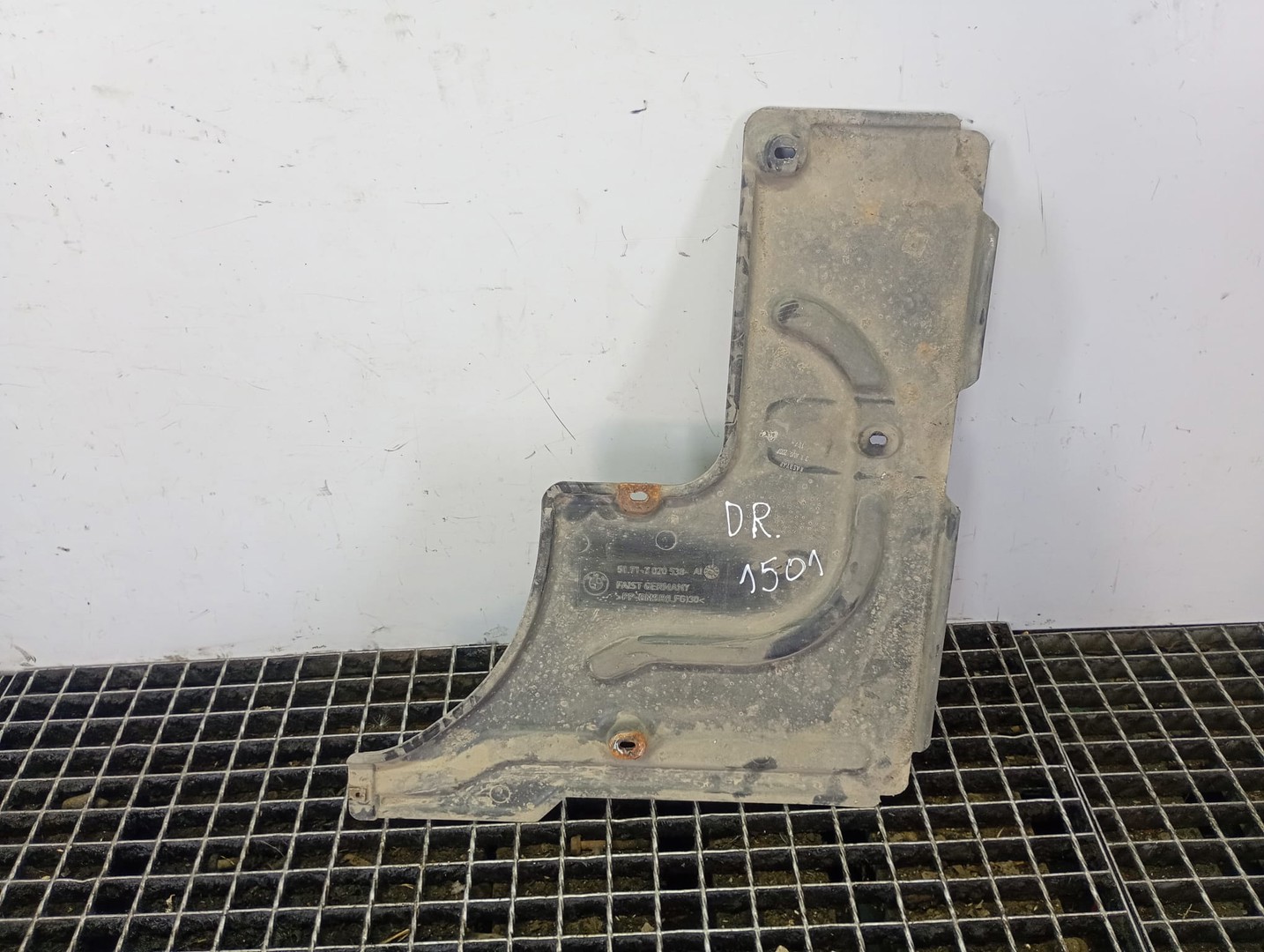 Scut caroserie dreapta 51717020538 BMW Seria 7 E65/E66 (facelift) (2005 - 2008)