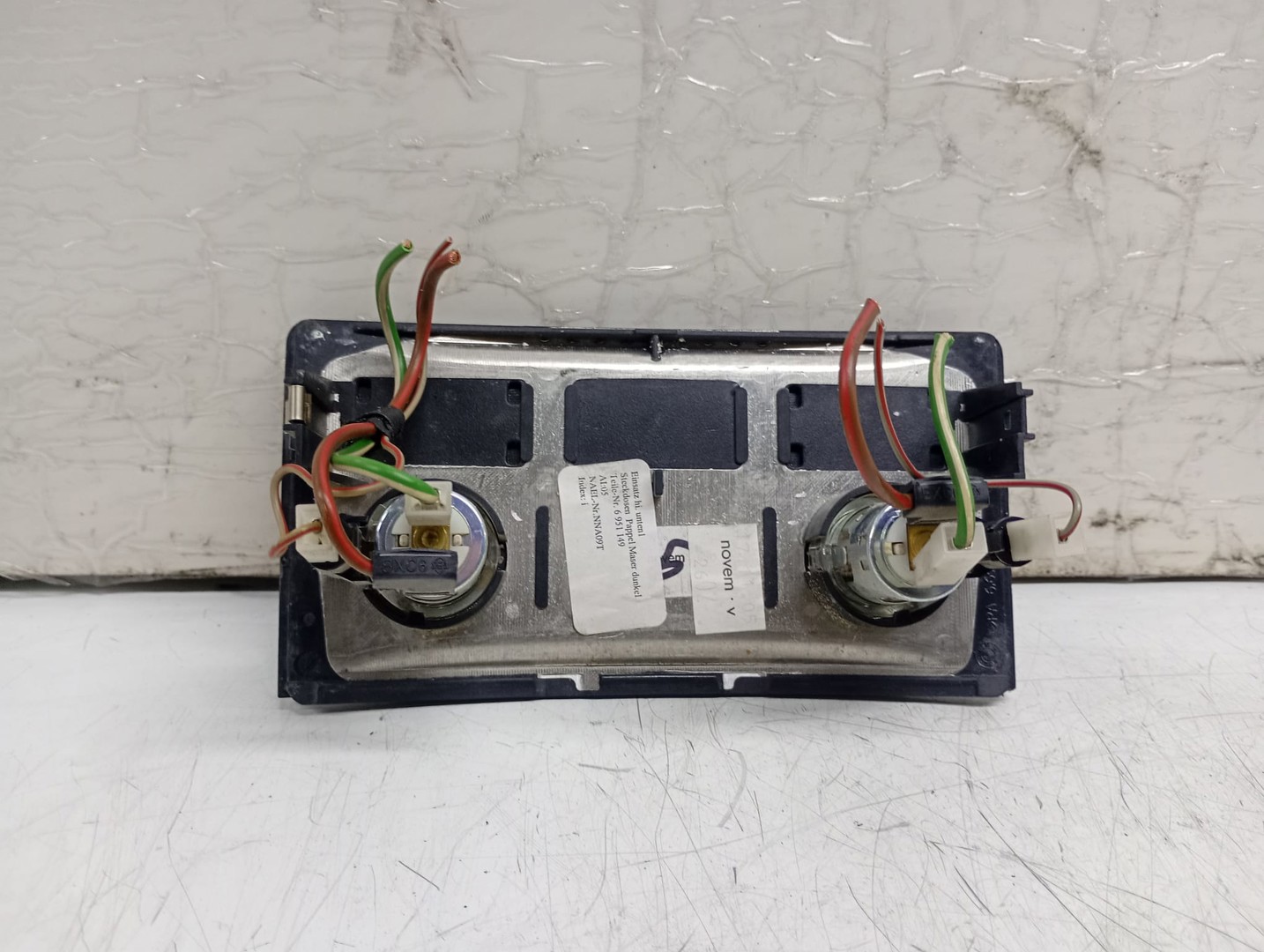 Priza 12V 6951149 BMW Seria 5 E60/E61 (2003 - 2007)