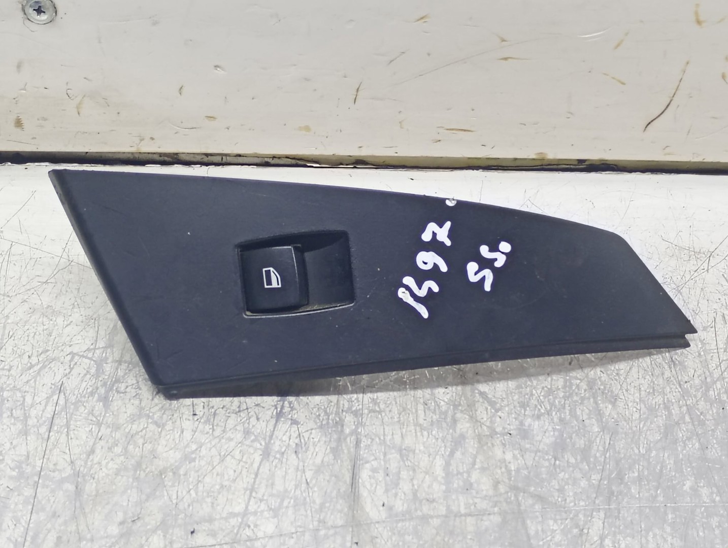 Buton geam 15939846 BMW Seria 5 E60/E61 (2003 - 2007)