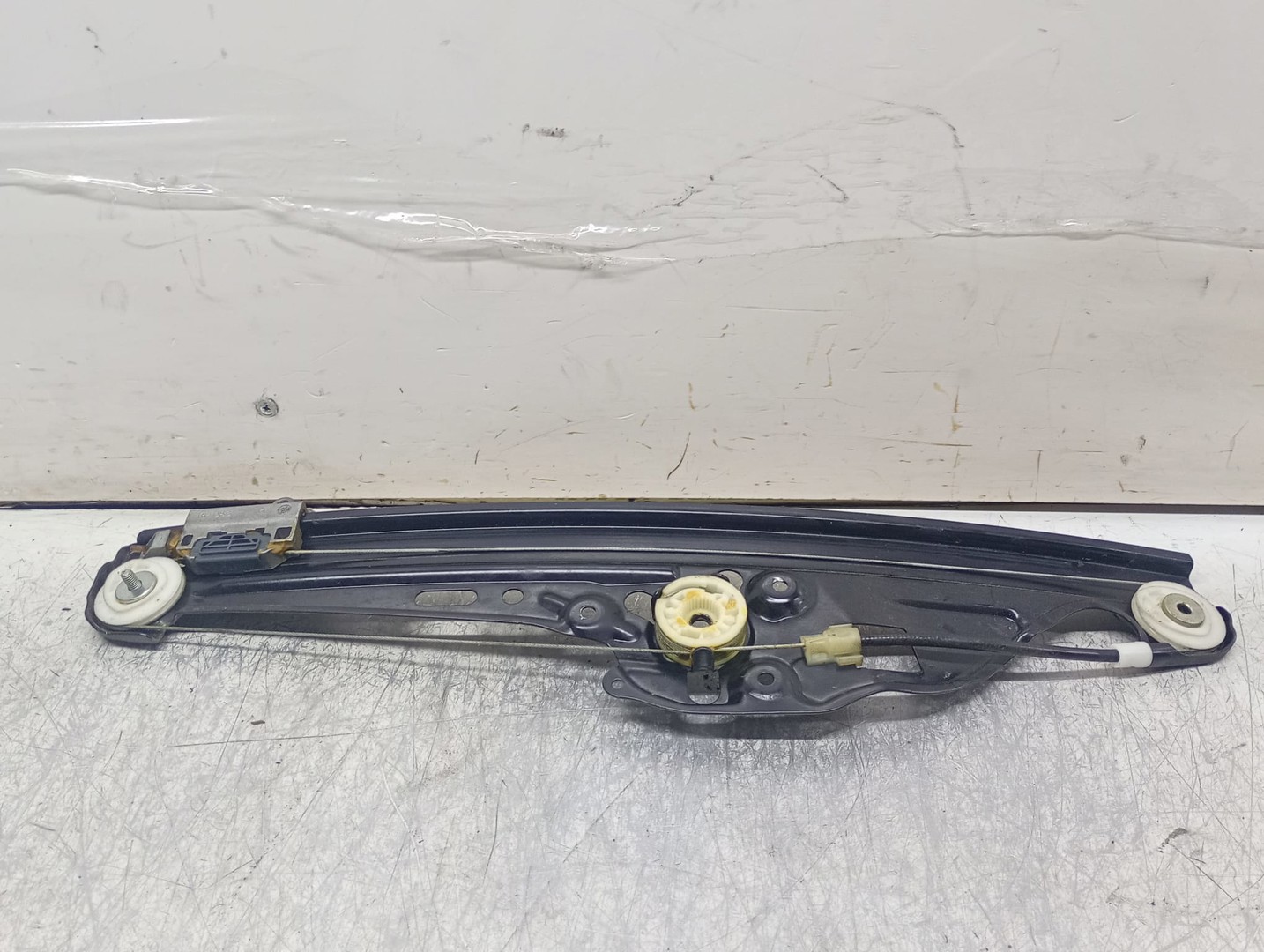 Macara geam dreapta spate 7034388S BMW Seria 5 E60/E61 (2003 - 2007)