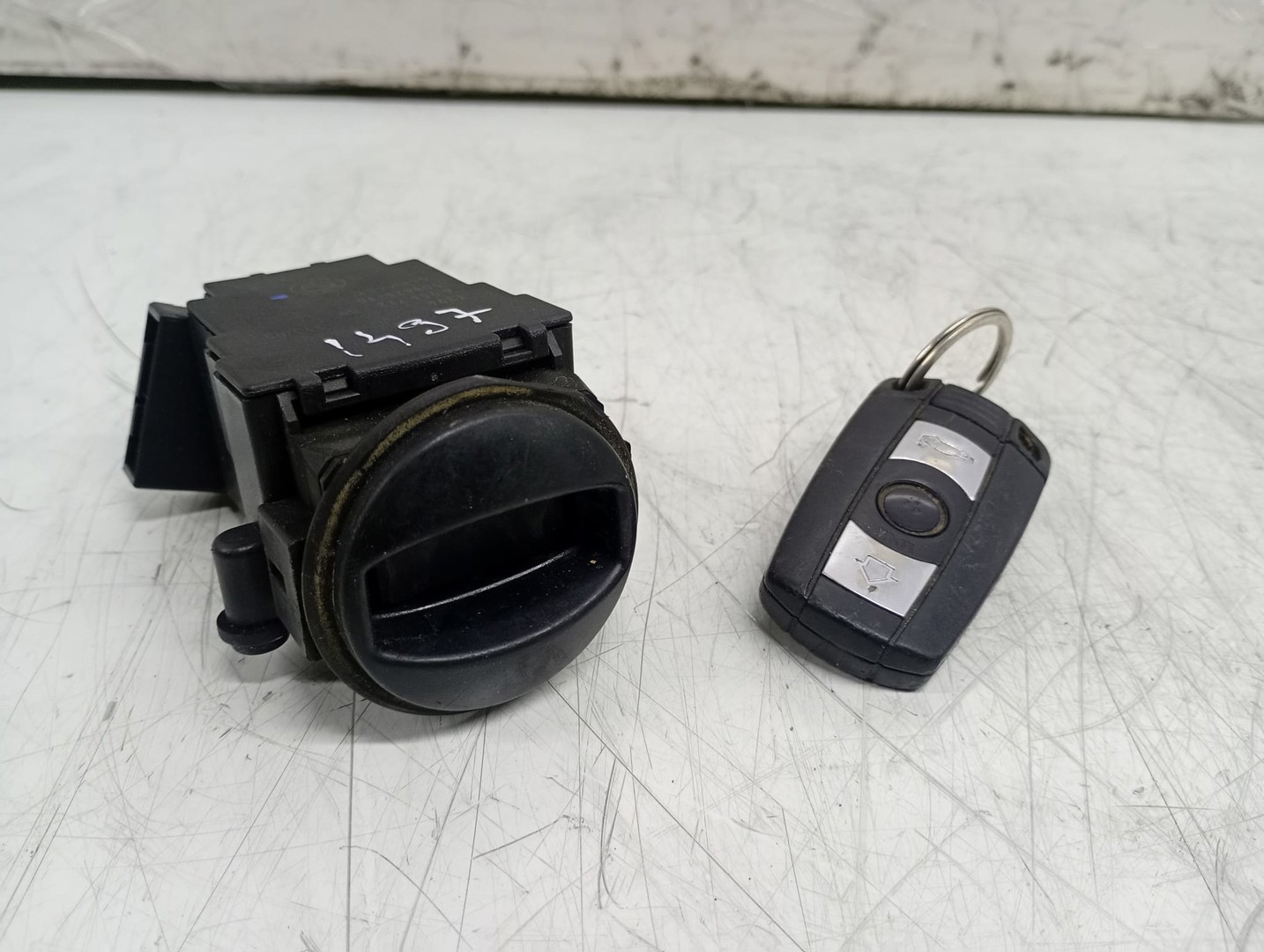 Contact cu cheie 6954722-09 BMW Seria 5 E60/E61 (2003 - 2007)
