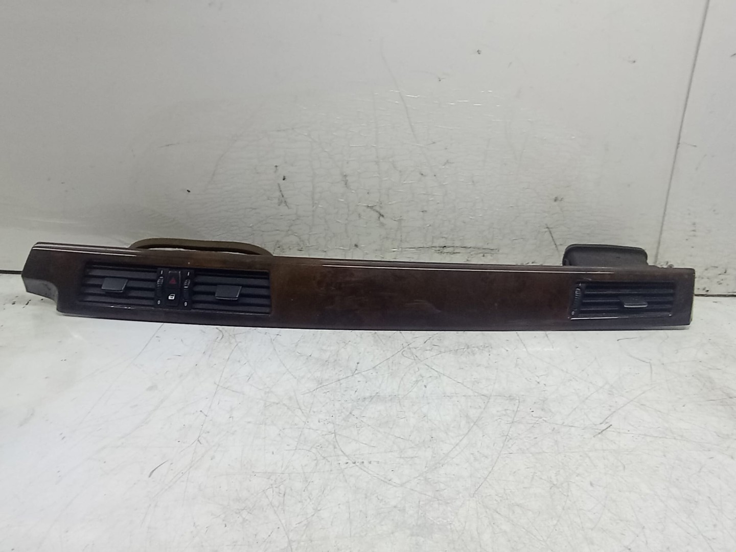 Ornament bord 14537310 BMW Seria 5 E60/E61 (2003 - 2007)
