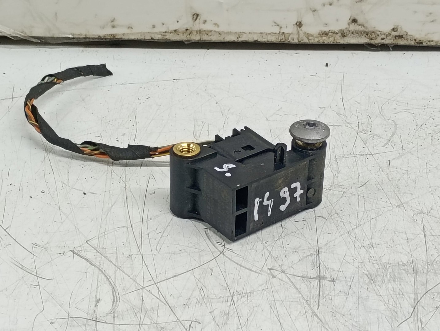 Senzor impact 6977398 BMW Seria 5 E60/E61 (2003 - 2007)