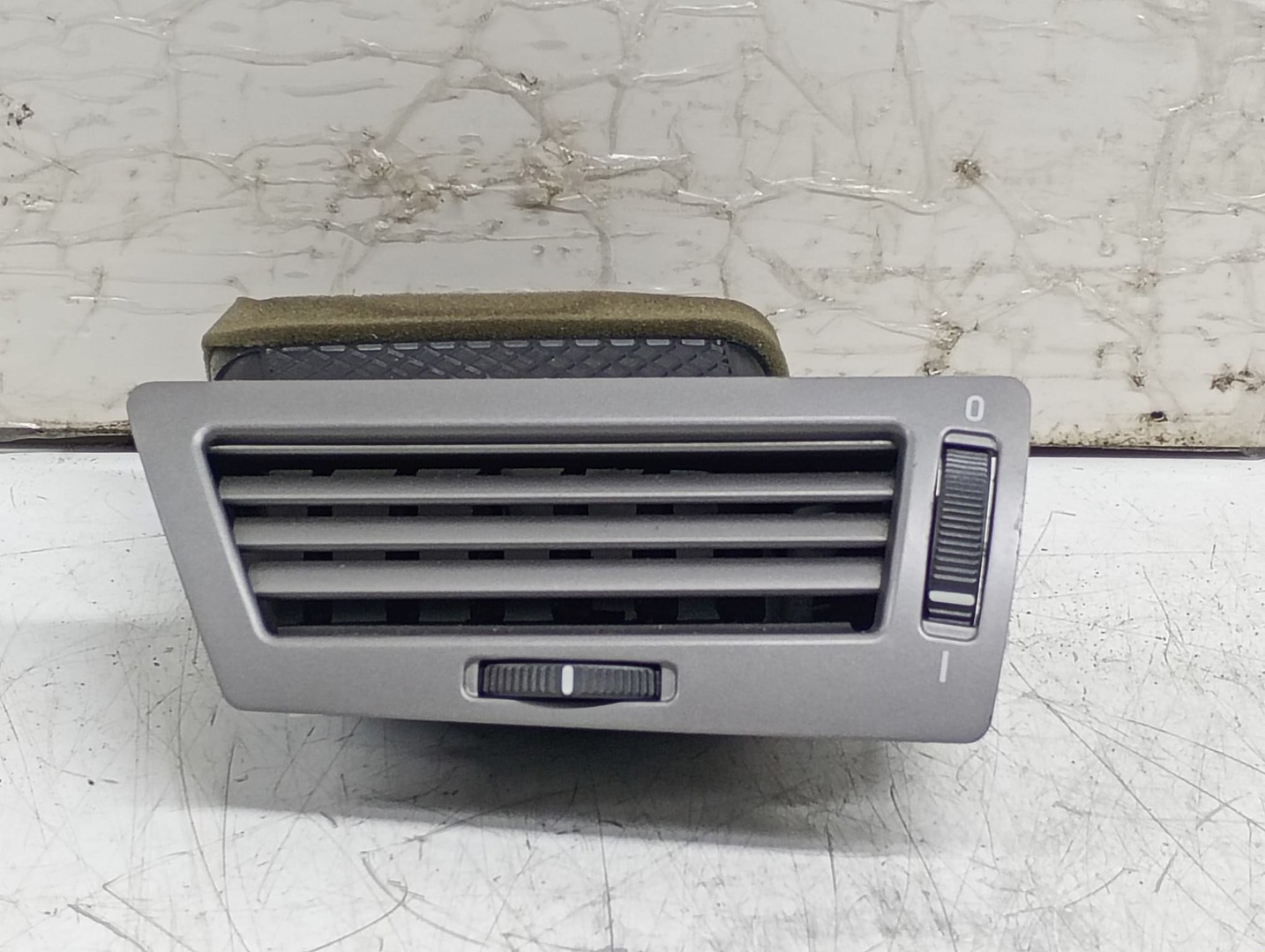 Grila ventilatie 64226911241 volan dreapta BMW Seria 7 E65/E66 (facelift) (2005 - 2008)