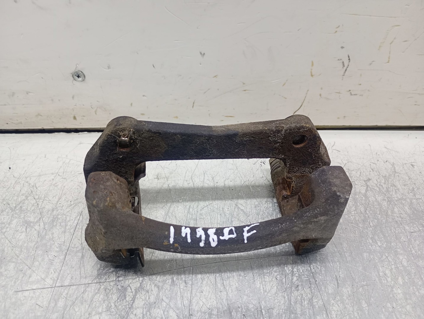 Suport etrier dreapta fata Volkswagen Golf 4 (1997 - 2006)