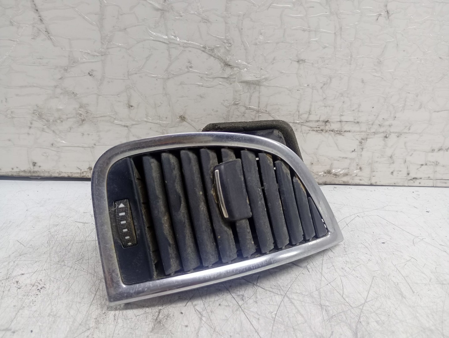 Grila ventilatie 4L0820902 Audi Q7 4L (2005 - 2009)