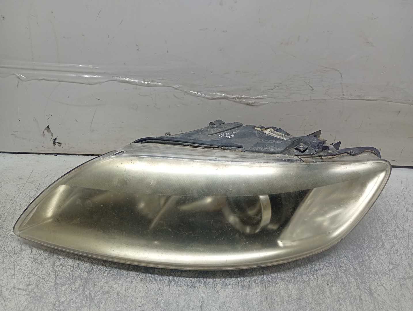 Far stanga 4L0941003A Audi Q7 4L (2005 - 2009)