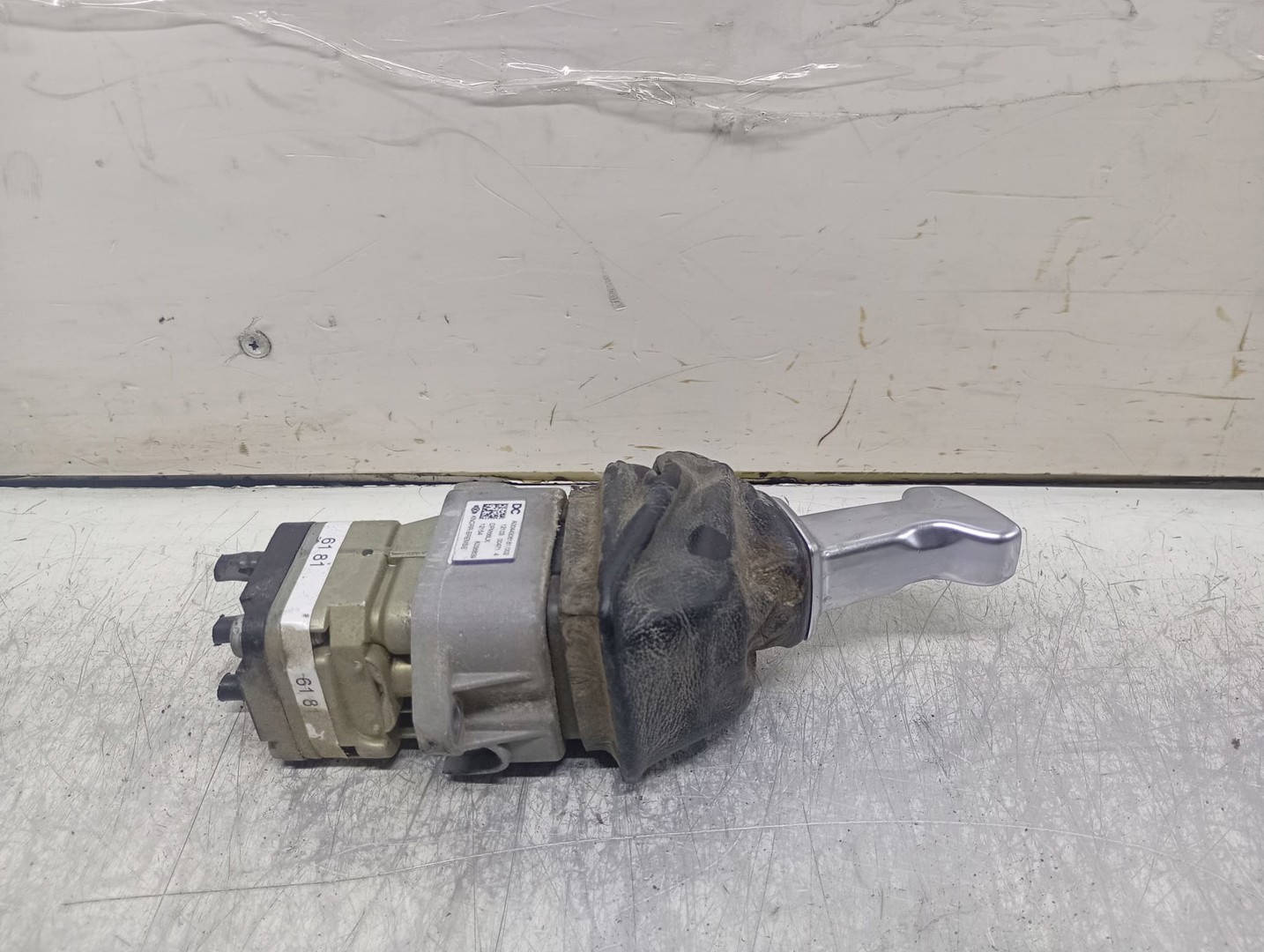 Maneta frana de mana A0044306181 Mercedes Benz Actros MP4 1 (2011 - 2019)