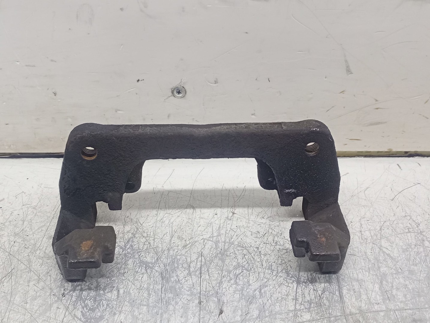 Suport etrier dreapta fata Citroen C4 Spacetourer 1 (2018 - 2020)