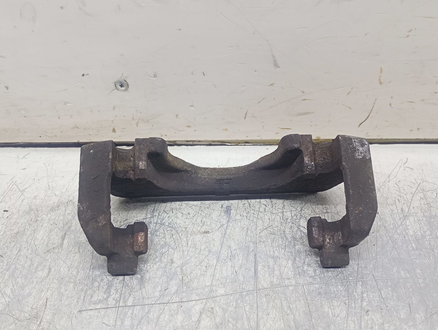 Suport etrier stanga fata Citroen C4 Spacetourer 1 (2018 - 2020)