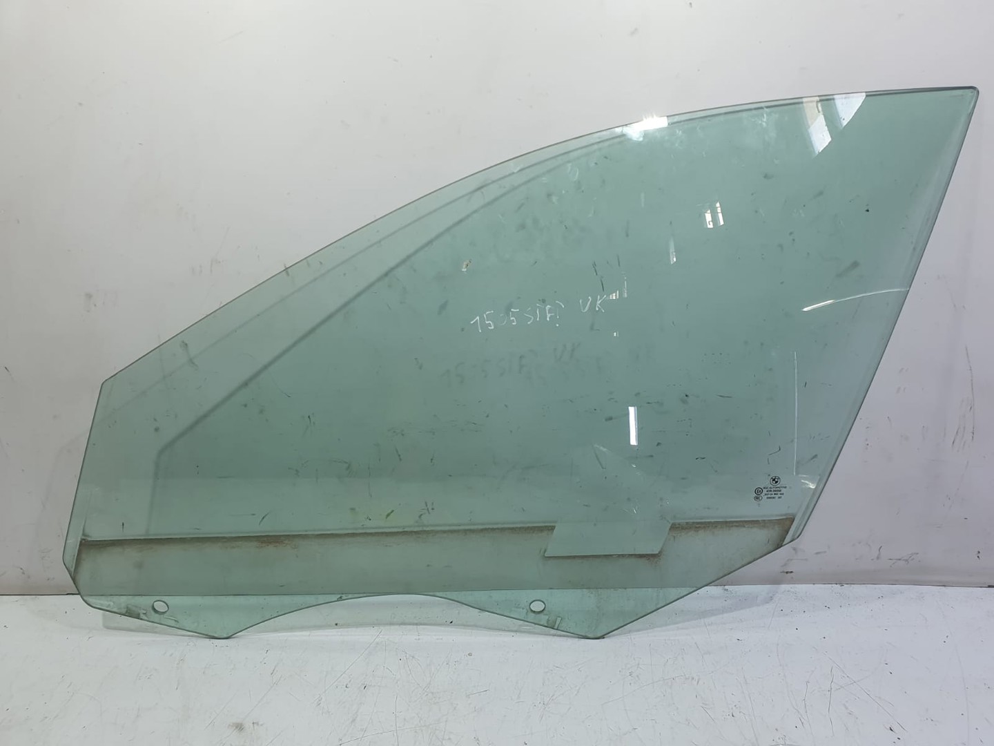 Geam stanga fata BMW Seria 5 F07/F10/F11 (2009 - 2013)