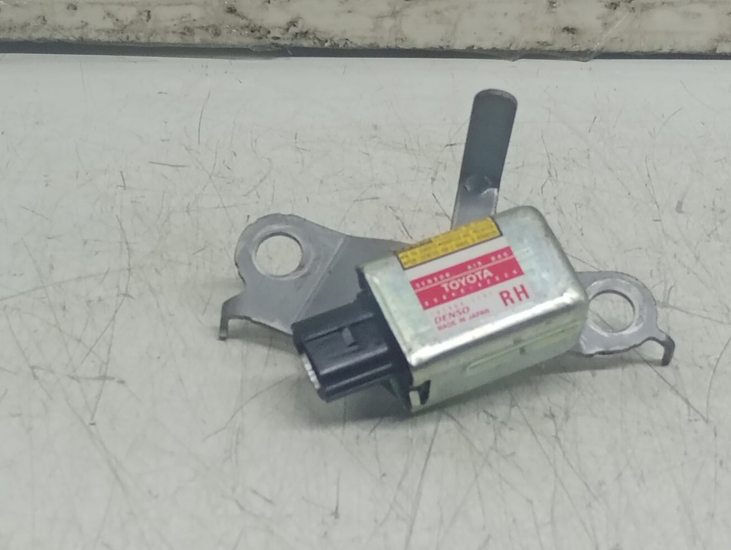 Senzor impact 89860-42020 Toyota RAV4 CA20 (facelift) (2003 - 2006)