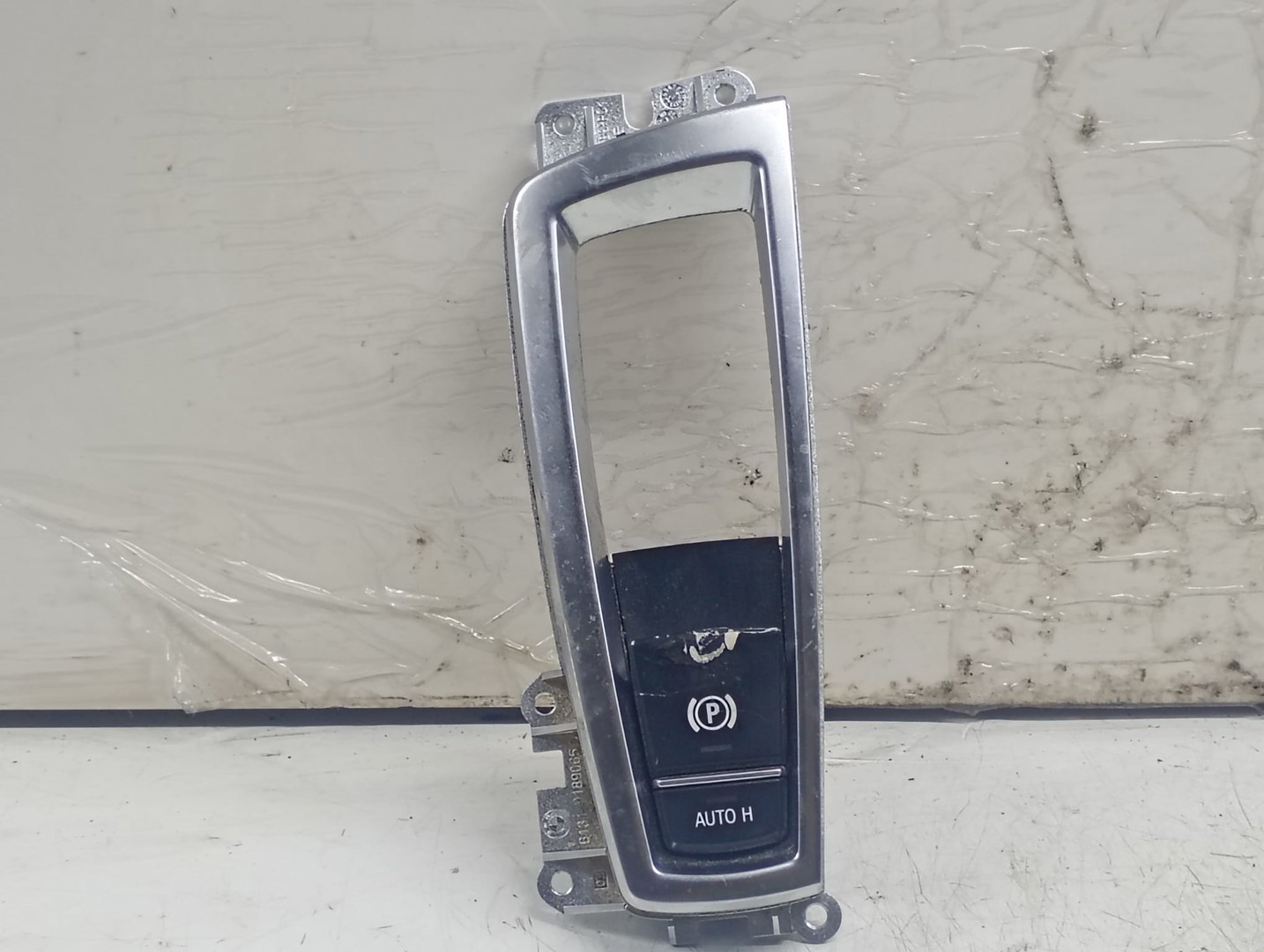 Buton frana de mana 921759401 BMW Seria 5 F07/F10/F11 (2009 - 2013)
