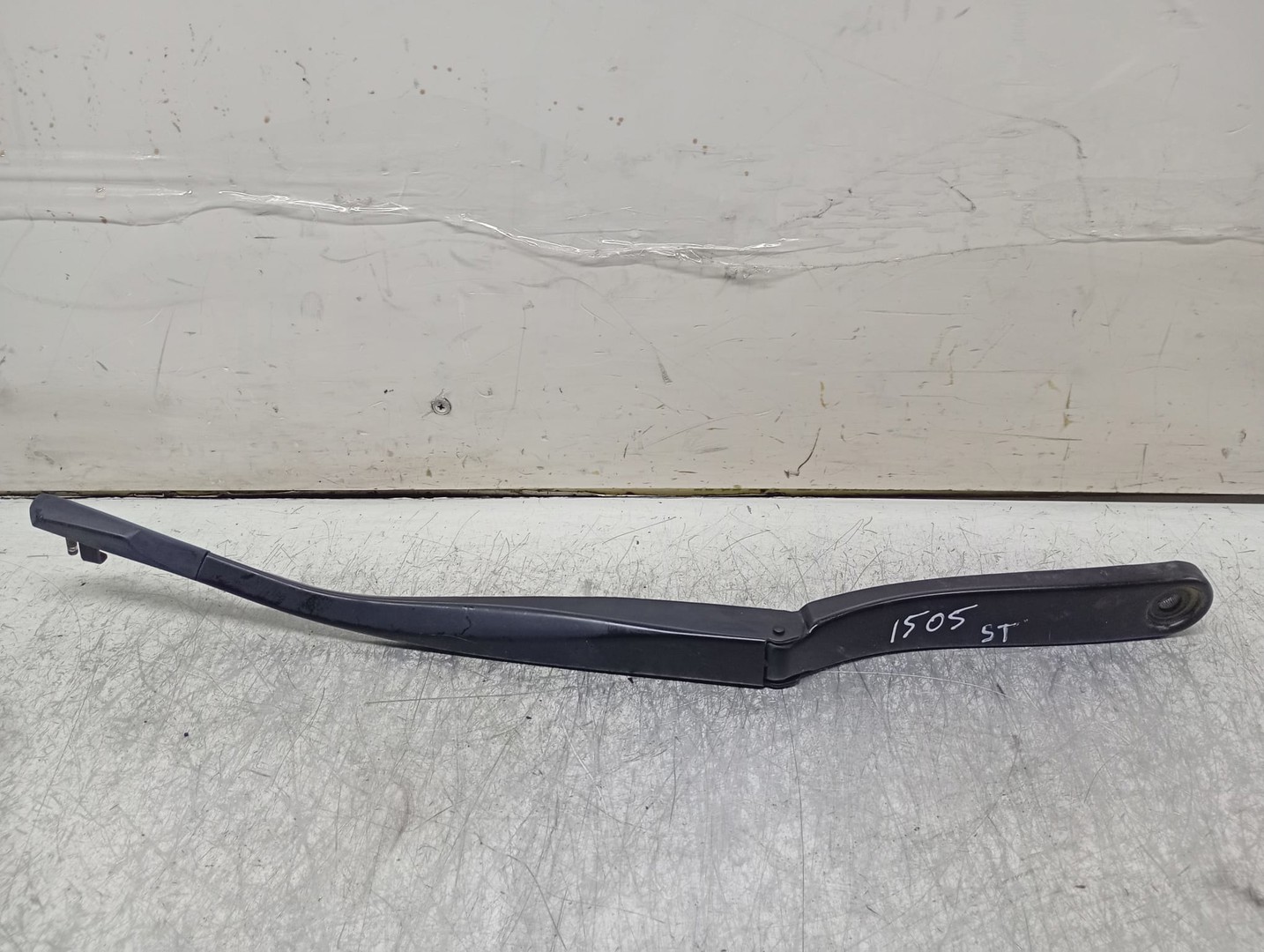 Brat stergator parbriz stanga BMW Seria 5 F07/F10/F11 (2009 - 2013)