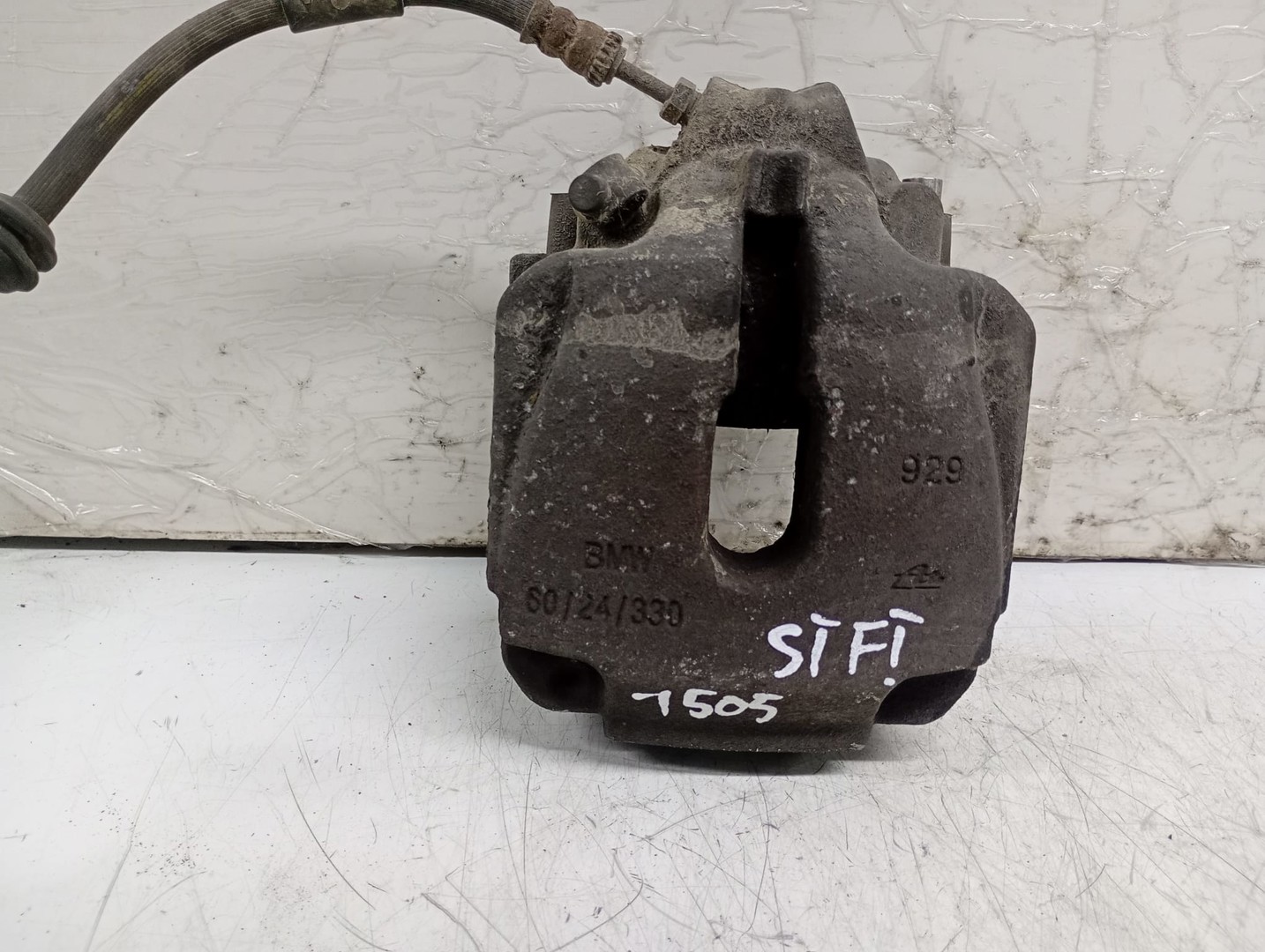 Etrier stanga fata BMW Seria 5 F07/F10/F11 (2009 - 2013)