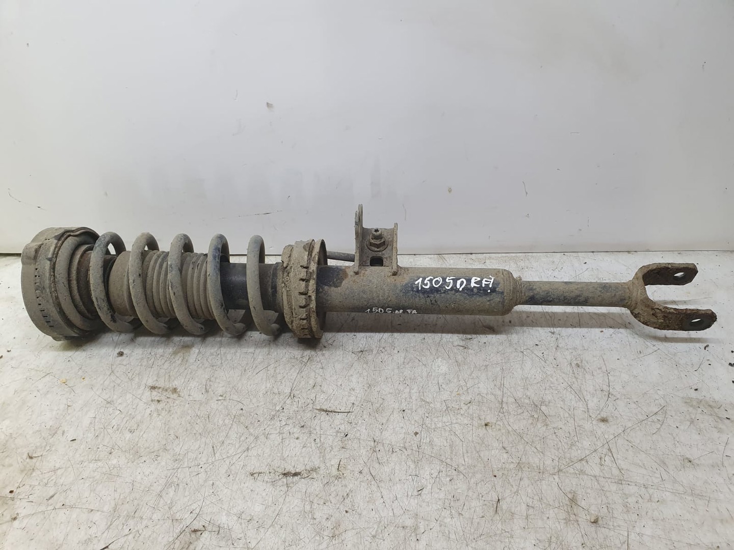 Amortizor cu arc dreapta fata 6797766 31316797766 BMW Seria 5 F07/F10/F11 (2009 - 2013)