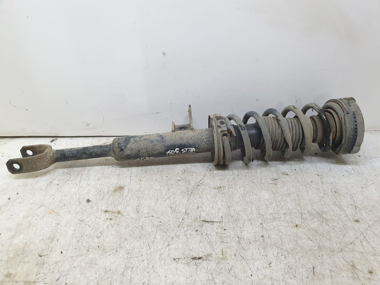 Amortizor cu arc stanga fata 31316797765 6797765 BMW Seria 5 F07/F10/F11 (2009 - 2013)