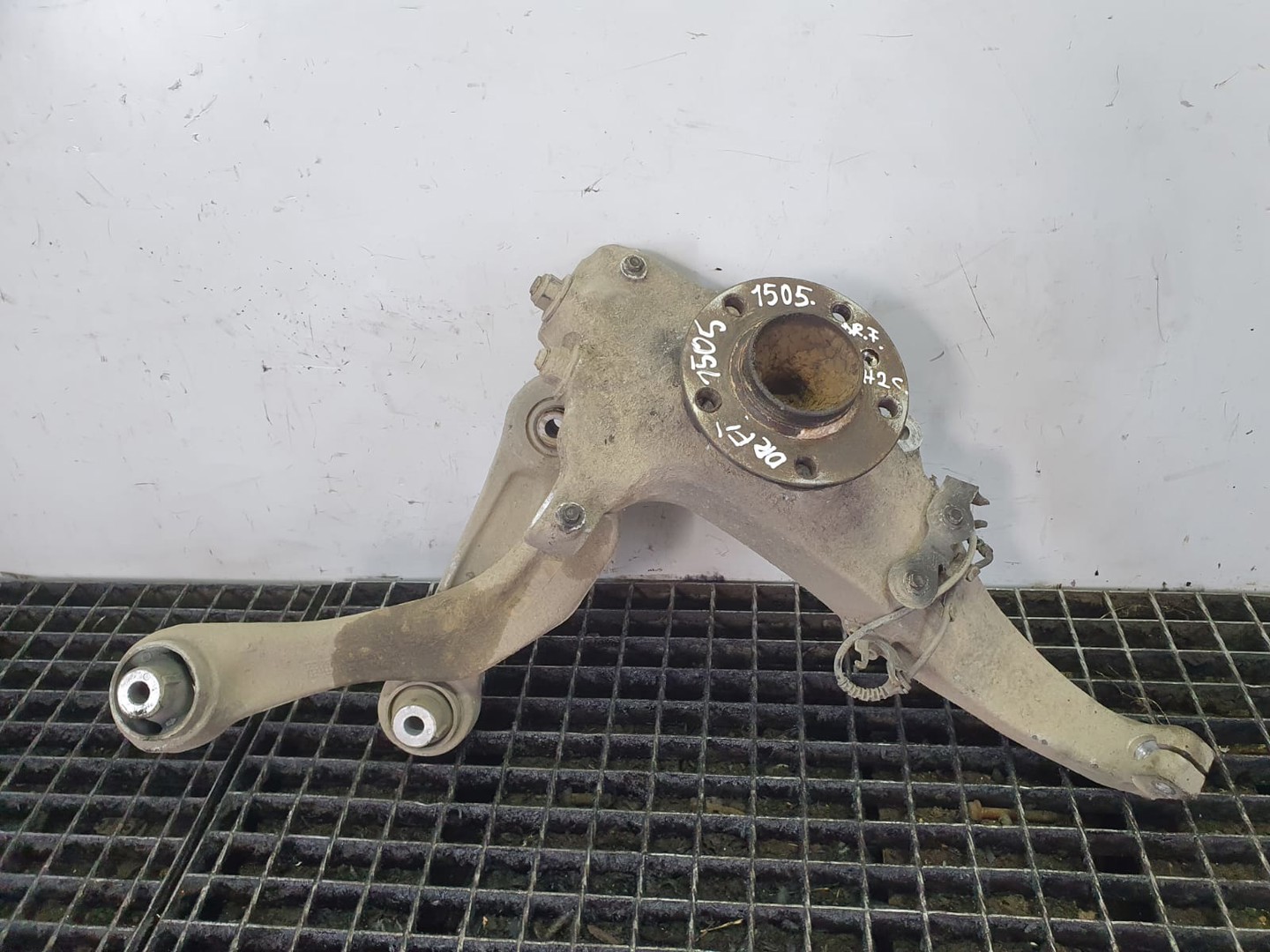 Fuzeta dreapta fata BMW Seria 5 F07/F10/F11 (2009 - 2013)